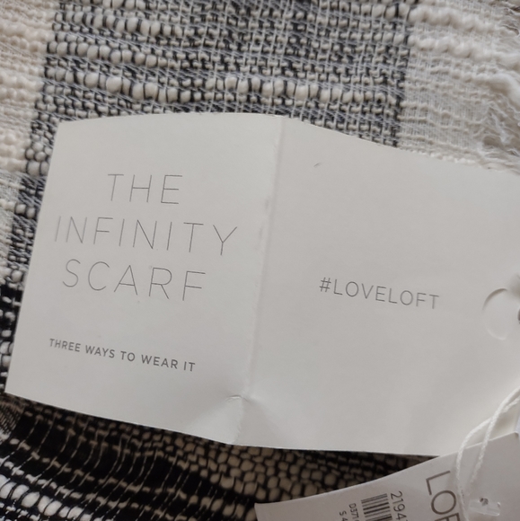 New 🎀 Loft infinity scarf plaid Tartan Knit - Picture 6 of 6